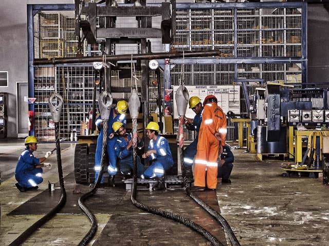 Assembling wire rope slings at the press